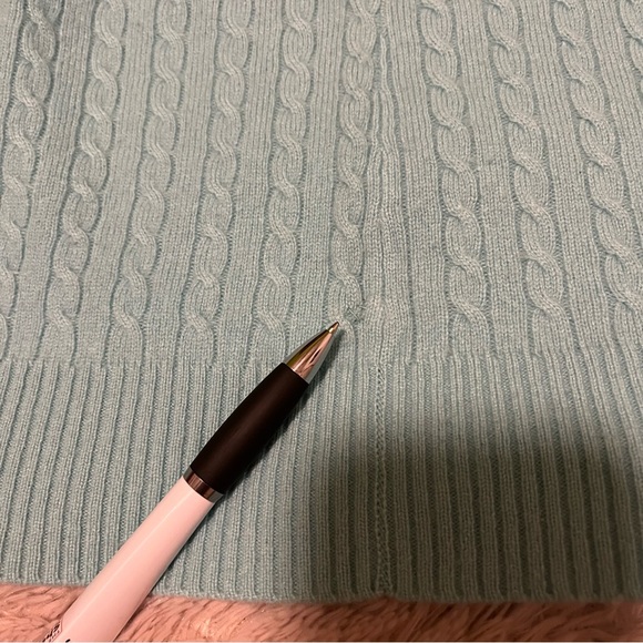 Geneva 100% cashmere  blue cableknit sweater button shoulder - Picture 8 of 9